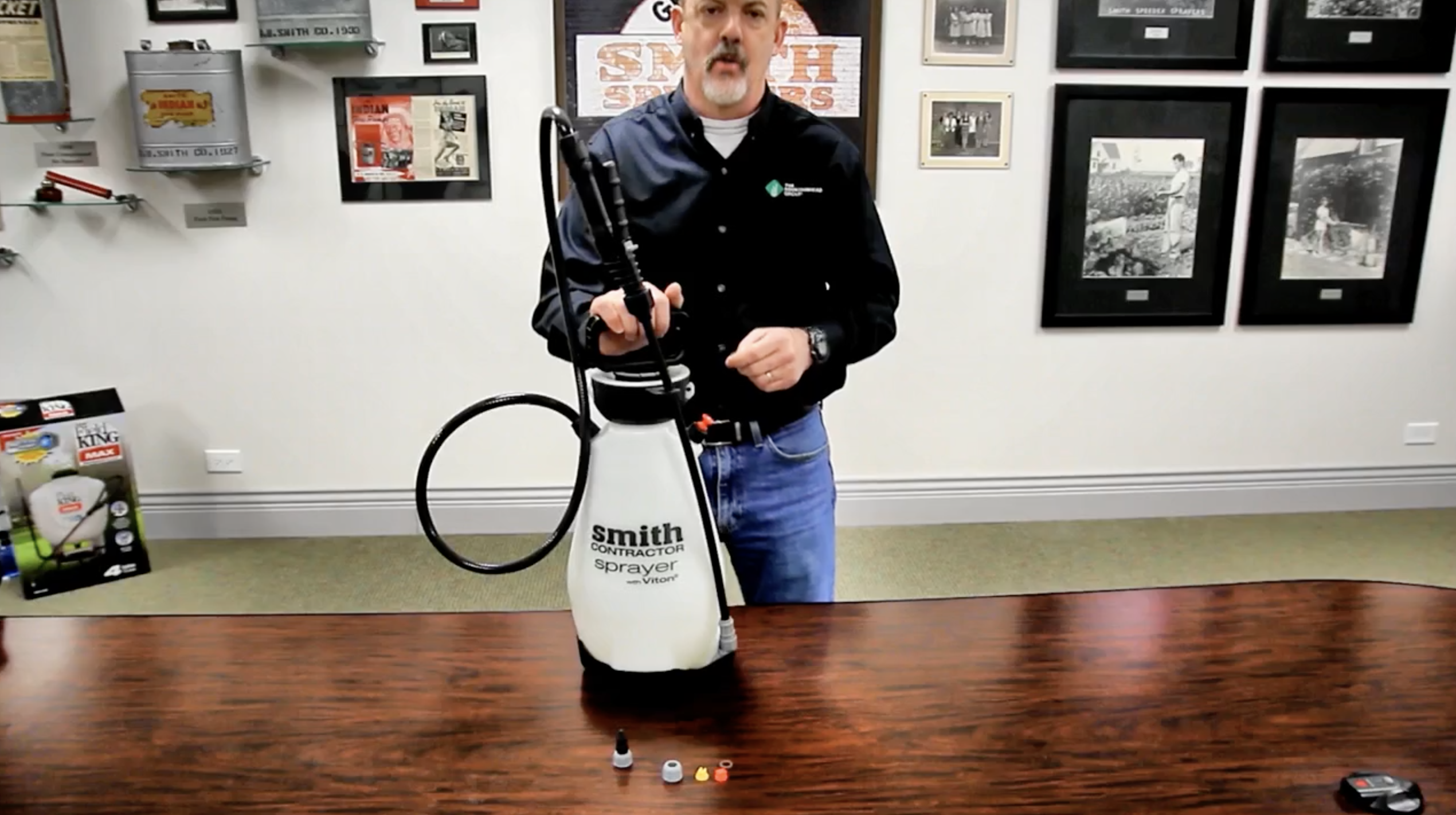CONTRACTOR2  2 Gal. Contractor Max Tank Sprayer  Smith Performance  Sprayers
