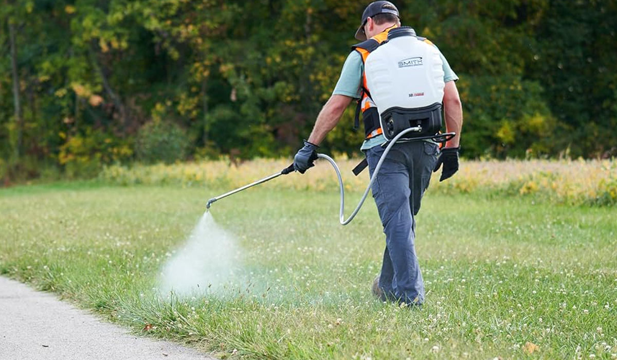 SMITH® Li-Ion Backpack Sprayers Features Patented  Variable Flow Technology