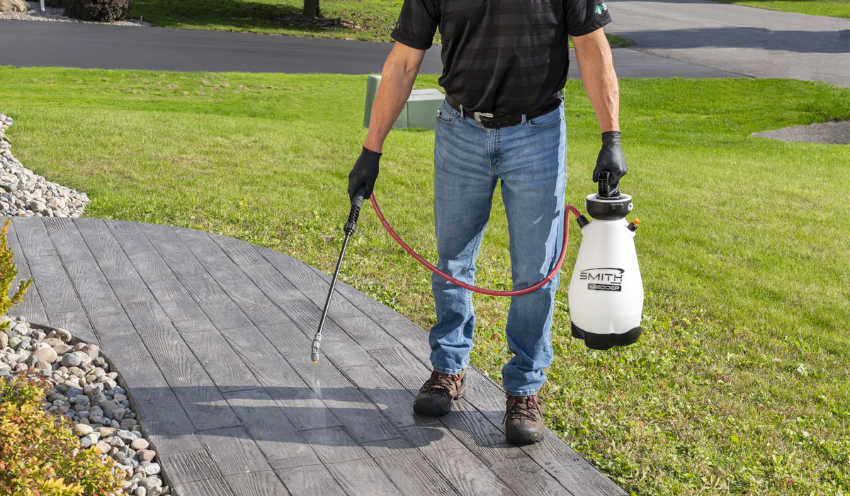 SMITH® Launches New M200EP EPDM Compression Sprayer 